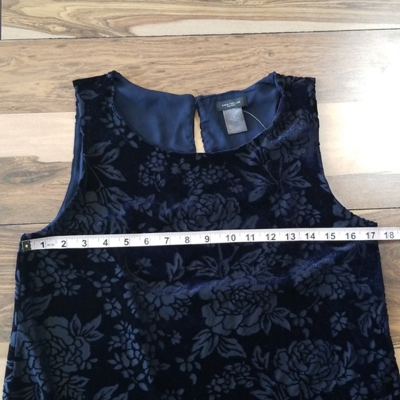 Ann Taylor velvety navy top - Picture 2 of 7
